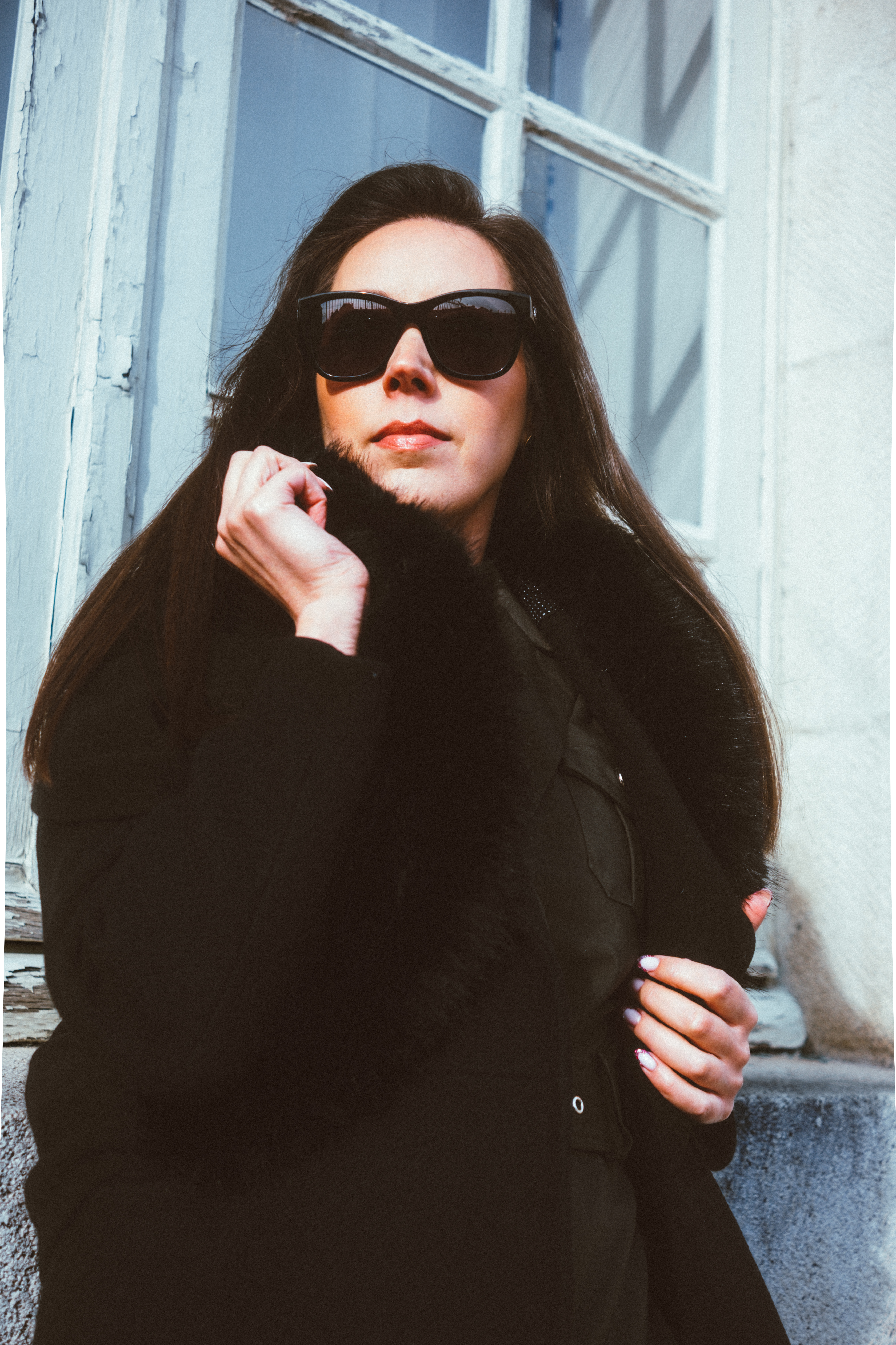 portrait mode d'une femme élégante, chateau de commercy, couleurs, fujifilm